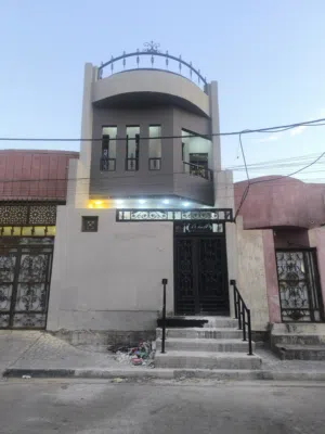 بيت حديث موقع مميز للإيجار – القبلة / الـ4 آلاف