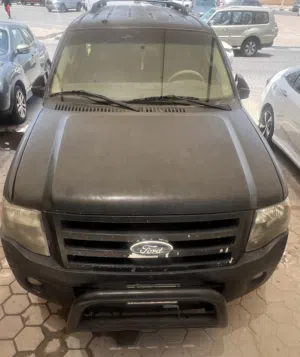 فورد إكسبيدشن الشاصي الطويل2012 XLT مستعمل لون أسود بحالة ممتازة مع تأمين إلزامي وميزات تقنية متقدمة