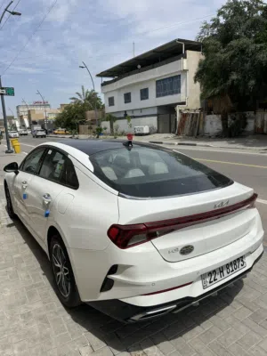 فول مواصفات لاخير ماشيه 50 الف سياره بعدها بحاله الوكاله شوف الوصف K5 2025
