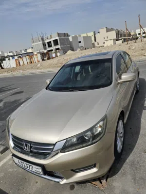 Honda accord 2013 full option for sale no accident also 1 years passing insurance 136k km