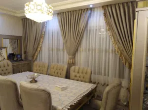 ستائر بتصاميم فاخرة وعصرية لعام 2026، متوفرة الآن بجودة عالية وخامات مميزة تناسب جميع الديكورات