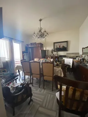 للبيع شقة طابق اول في رأس بيروت قرب فندق البريستول