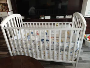 Junior's Baby Crib ,Bed , Blanket and railing sheet