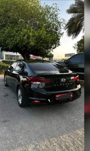 Sedan Hyundai in Dhofar