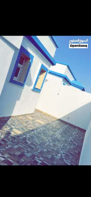 شاليه للبيع في قريه الفاضل شاليه ع بحر علي طول مفروش القريه امن وكاميرات وكافي وجامع متوفر مولد كهرب