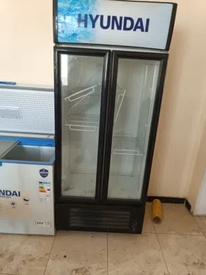 ثلاجة عرض زجاج بابين هونداي مستخدم فتره بسيطه استخدام 5اشهر فقط