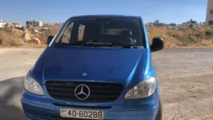 باص مرسيدس  موديل 2006 لون أزرق مرخص بحالة جيدة جدا للبيع بسعر مناسب