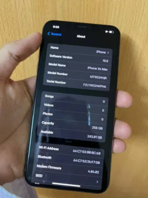 Apple iPhone SE 2 256 GB in Al Dakhiliya