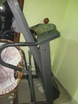 بساط جري حديث بقوة 3 احصنة يحمل حتى 140 كيلو