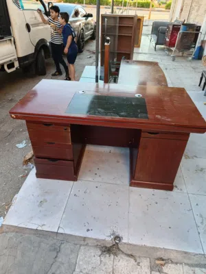 مكتب بحالة الجديد