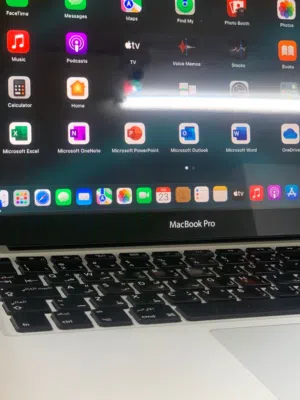 ماك بوك برو ابل للبيع بحالة ممتازة. ا. .