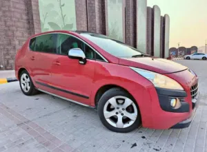 بيجو 3008 فل كامل موديل 2012 سياره عائليه.