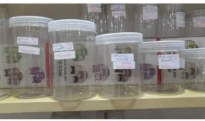 علب زجاجية وبلاستيكية جديدة New bottel & jar plastic or glass