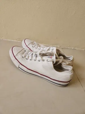 Canvas white shoes