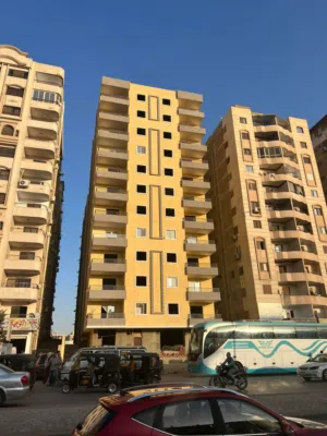 شقق مميزه وموقع مميز للبيع