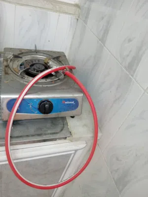 غاز صغير + صوبة كهربا + سجادة + بوكس خشب