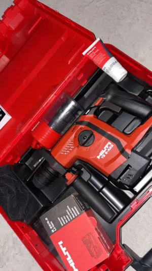 HILTI TE 6-A22 CORDLESS ROTARYHAMMER Brand New / جديد بابكرتون هلاي مثل ما هو موضح  مع القرييز