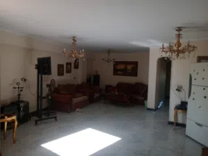 شقة للبيع في شارع الحسني تفرعات ميدان لبنان - المهندسين