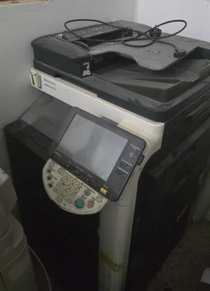 طابعة كونيكا c451 (بحاجة لصيانة)  Konica c451 printer (need maintenance)