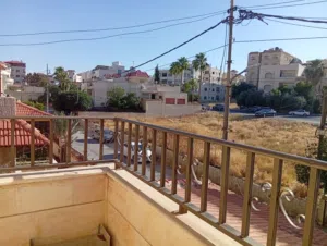 درابزين حماية حديد بحالة ممتازة للبيع