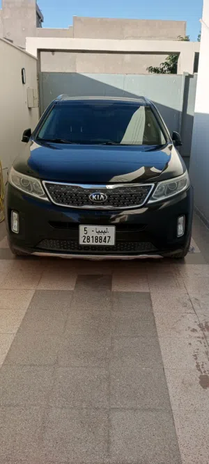 Used Kia Sorento in Tripoli
