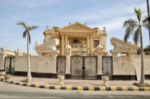 قصر فاخر للبيع  مدينة الشروق  داخل كمباوند علي مساحة 3600م موقع مميز أمام مدينتي Exclusive Luxury