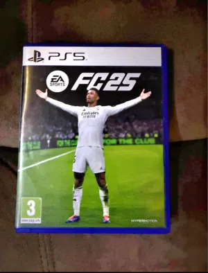 نسخه الفايف Fc25 كأنها جديده