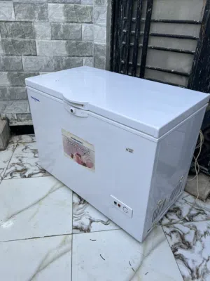 مجمده تخت الجديده نوعيه جيده جيسونك حجم 14 قدم شرط التجميد ونضافه