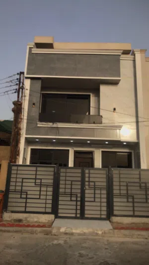 5 Bedrooms . 3 Bathrooms . 80 m22