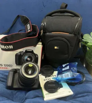 كاميرا كانون للبيع بحالة ممتازة