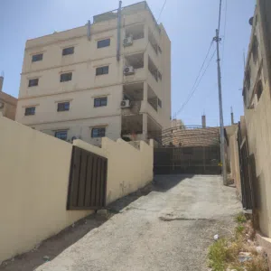 عمارة للبيع او للبدل على ارض مساحه كبيىره
