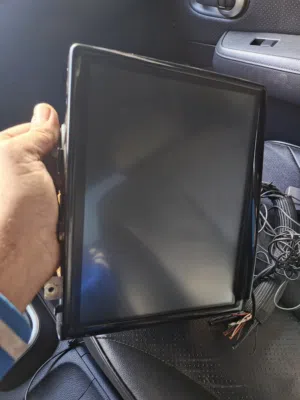 شاشة نظام تسلا اندرويد فكيتها عن بورش كيان ياباني