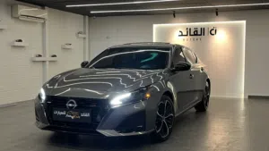 نيسان التيما 2023 Sr