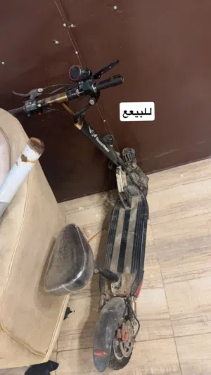 سكوتر للبيع و البدل مع بلستيشن 4