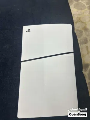 بلايستيشن 5 نسخة ديجيتال (PS5 Digital) نظيف جداً.
