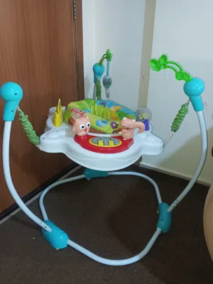 سرير طفل ، كراجة ، لعبة نط ، سرير حديد ، مرجيحة معلقة للبيع