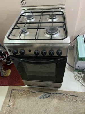 طباخ اندست مقاس 50-60 حالته جيدة به عيب بمفتاح الفرن يحتاج تبديل او اصلاح