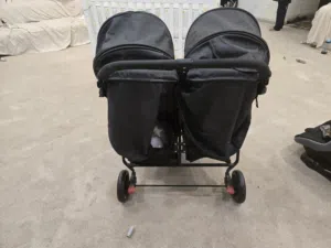 عربة تونز حاله جيده جدا Twin strolloer