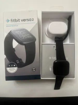 ساعة FITBIT VERSA 2 الذكية باللون الأسود