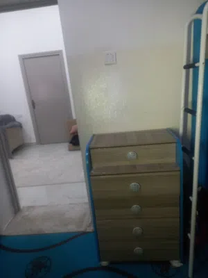 غرفة نوم خمسة قطع زوز اسرة او زوز دولايب زوز ارفف كمندنينو او مكتب