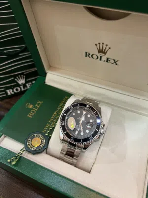 ساعات رولكس بسعر حرق