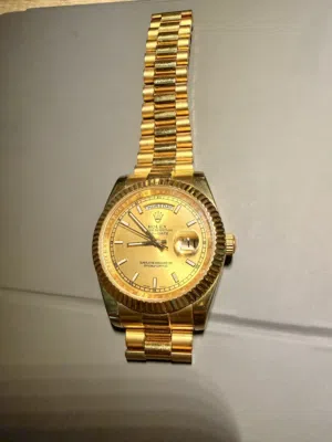 Luxury Gold Automatic Day-Date Style Watch  Excellent Condition CASH ONLY