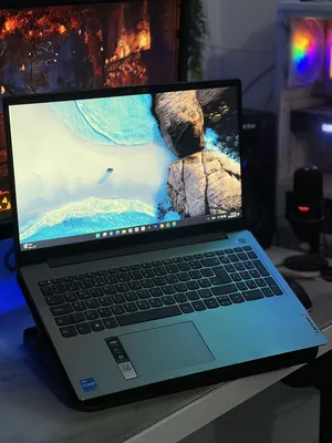 Lenovo . Windows . 15" . Used3