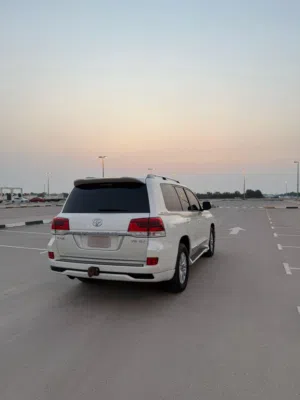 استيشن لاند كروزر 2017 - V8 5.7Engine - VXE