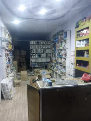 محل مواد بناء في شارع ناشاؤء المحل طوله 15متر قوة القوه