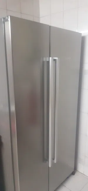 ثلاجة للبيع