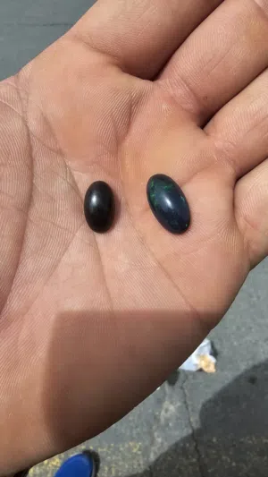 حجرين اوبال اصلي سعر الواحد 20