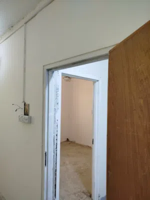 شقة طابو ملك صرف للبيع الموفقية شغل درجة اولئ جاهزه للسكن العمارة الاولئ  علئ شارعين تبليط