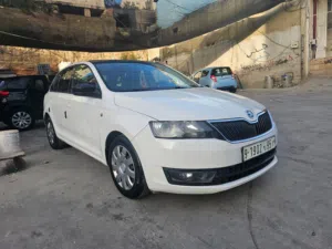سكودا رابيد للبيع على الكاش فقط