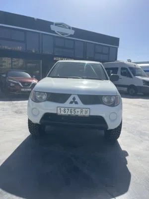 ميتسوبيشي l200 2009